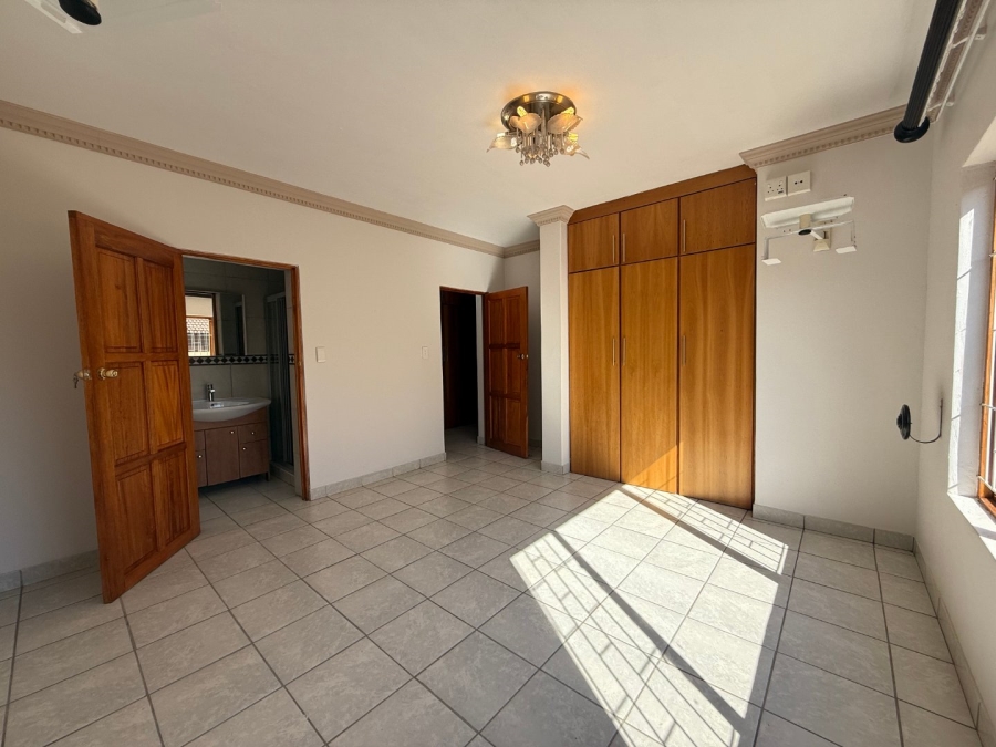5 Bedroom Property for Sale in Birdwood Estate North West